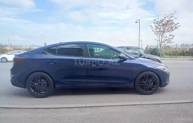 Hyundai Elantra 2017, 80,000 km - 2.0 л - Bakı