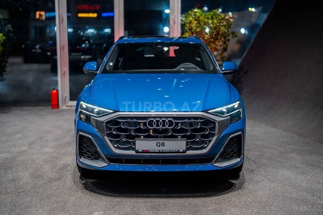 Audi Q8-2