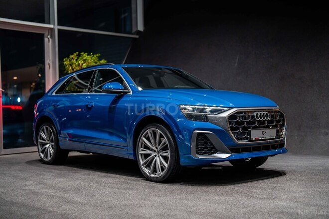 Audi Q8-3