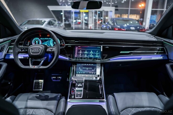 Audi Q8-8