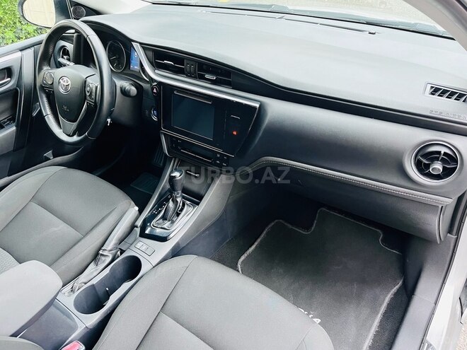 Toyota Corolla 2017, 85,000 km - 1.6 l - Bakı