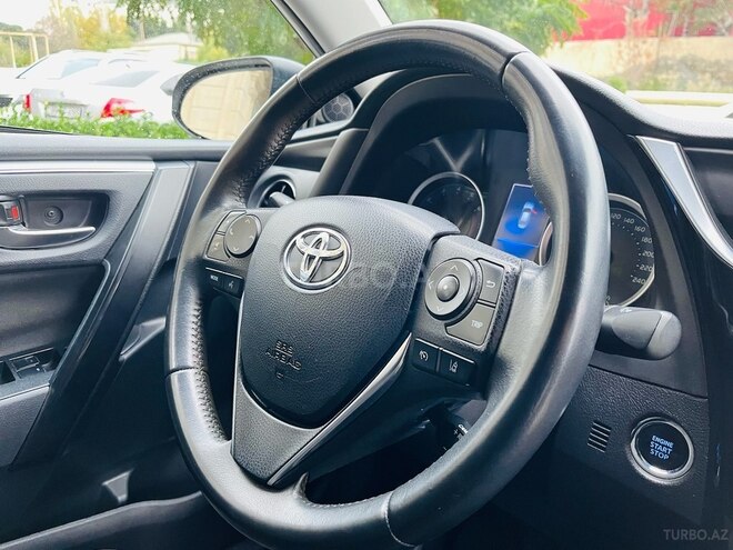 Toyota Corolla 2017, 85,000 km - 1.6 l - Bakı