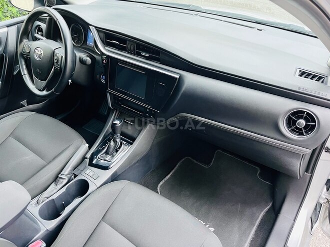 Toyota Corolla 2017, 85,000 km - 1.6 l - Bakı