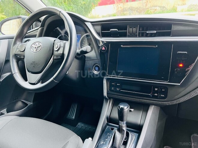 Toyota Corolla 2017, 85,000 km - 1.6 l - Bakı