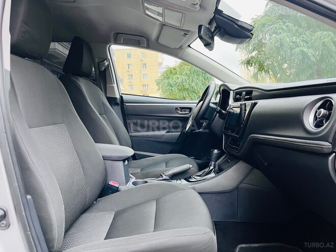 Toyota Corolla 2017, 85,000 km - 1.6 l - Bakı