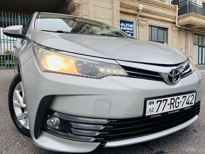 Toyota Corolla 2017, 85,000 km - 1.6 l - Bakı