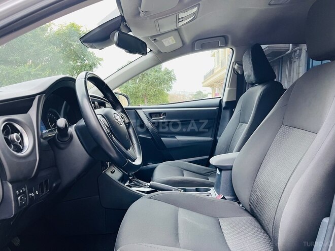 Toyota Corolla 2017, 85,000 km - 1.6 l - Bakı