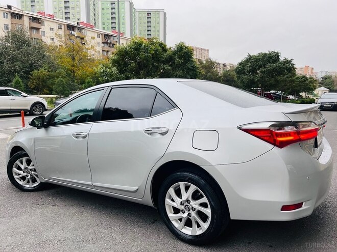 Toyota Corolla 2017, 85,000 km - 1.6 l - Bakı