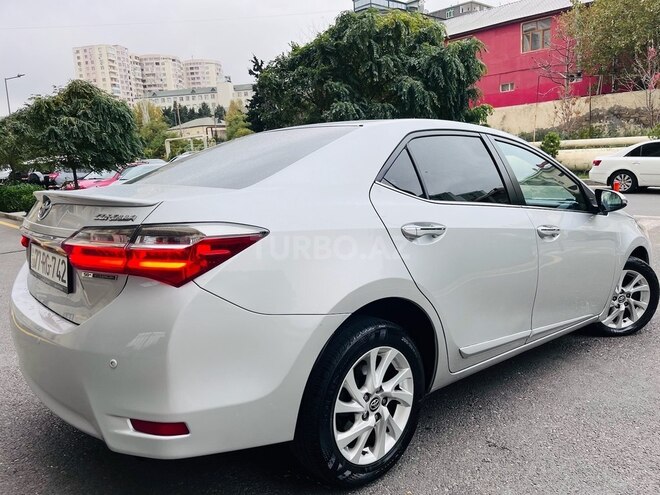 Toyota Corolla 2017, 85,000 km - 1.6 l - Bakı
