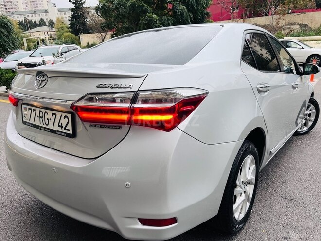 Toyota Corolla 2017, 85,000 km - 1.6 l - Bakı