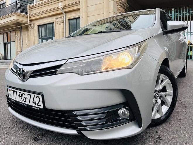 Toyota Corolla 2017, 85,000 km - 1.6 l - Bakı