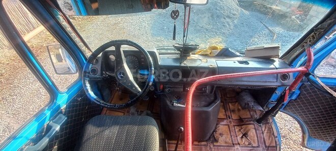 Mercedes 208 D 1993, 166,072 km - 2.2 л - Kürdəmir