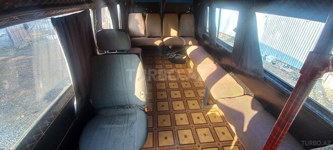 Mercedes 208 D 1993, 166,072 km - 2.2 л - Kürdəmir