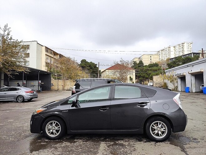 Toyota Prius 2010, 300,000 km - 1.8 л - Bakı