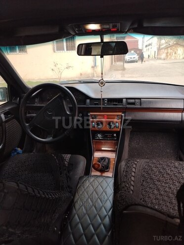 Mercedes E 200 d 1993, 647,139 km - 2.0 л - Sumqayıt