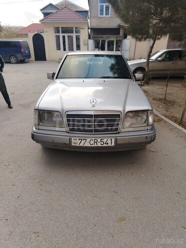 Mercedes E 200 d 1993, 647,139 km - 2.0 л - Sumqayıt