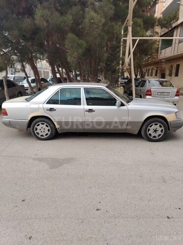Mercedes E 200 d 1993, 647,139 km - 2.0 л - Sumqayıt