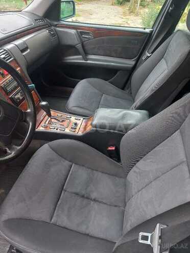 Mercedes E 240 1998, 347,200 km - 2.4 l - Bakı