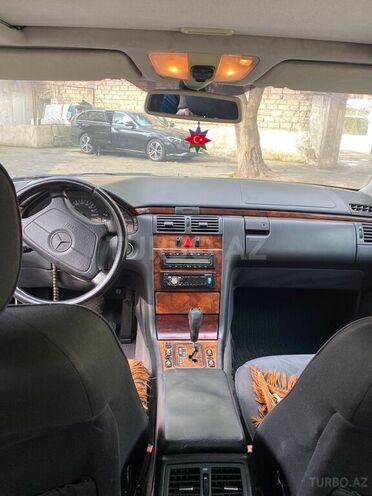 Mercedes E 240 1998, 347,200 km - 2.4 l - Bakı