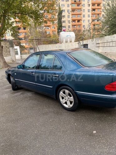 Mercedes E 240 1998, 347,200 km - 2.4 l - Bakı