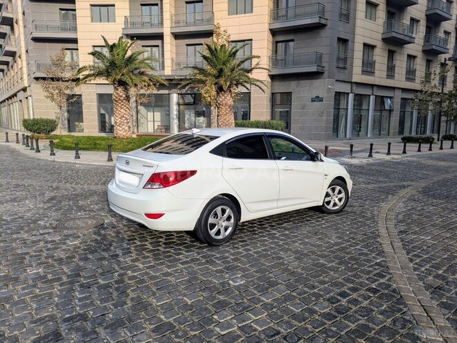 Hyundai Accent 2012, 100,000 km - 1.6 л - Bakı