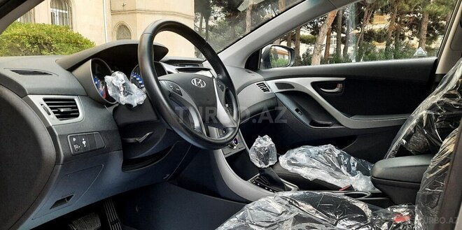 Hyundai Elantra 2015, 40,000 km - 1.6 л - Bakı
