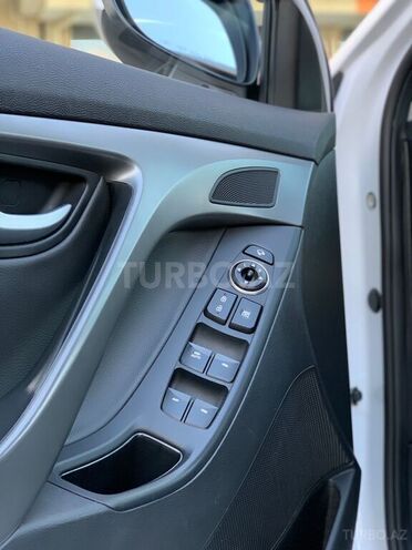 Hyundai Elantra 2015, 156,250 km - 1.6 l - Bakı