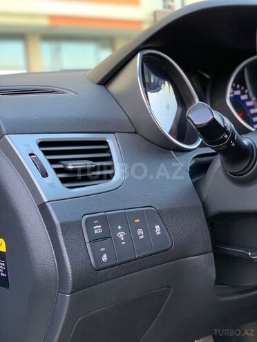 Hyundai Elantra 2015, 156,250 km - 1.6 l - Bakı