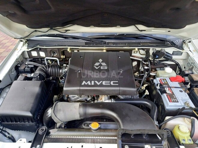 Mitsubishi Pajero 2007, 197,000 km - 3.8 л - Bakı