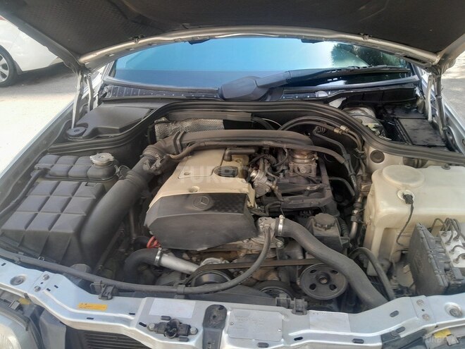 Mercedes C 200 2000, 168,000 km - 2.0 л - Bakı