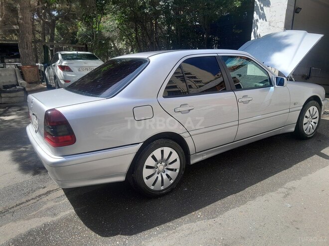 Mercedes C 200 2000, 168,000 km - 2.0 л - Bakı