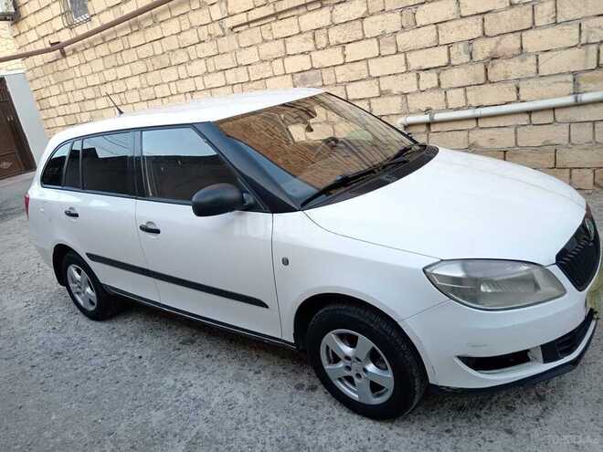 Skoda Fabia 2012, 300,000 km - 1.2 l - Bakı