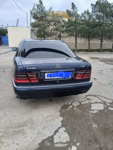 Mercedes E 220 d 1999, 128,754 km - 2.2 l - Bakı