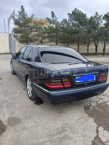 Mercedes E 220 d 1999, 128,754 km - 2.2 l - Bakı