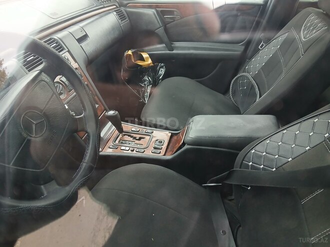 Mercedes E 220 d 1999, 128,754 km - 2.2 l - Bakı