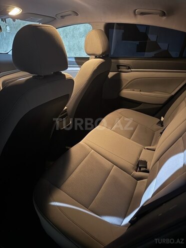 Hyundai Elantra 2018, 130,000 km - 2.0 l - Bakı