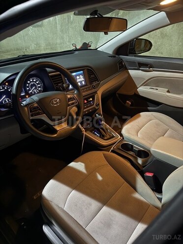 Hyundai Elantra 2018, 130,000 km - 2.0 l - Bakı