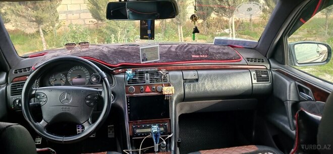 Mercedes E 240 1997, 149,240 km - 2.4 l - Şirvan