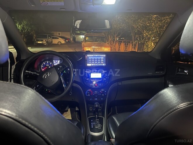 Hyundai Accent 2011, 240,000 km - 1.6 л - Bakı