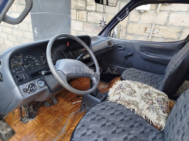 Toyota HiAce 1994, 222,222 km - 2.5 l - Qusar