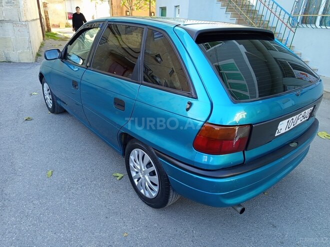 Opel Astra 1995, 228,000 km - 1.4 l - Bakı