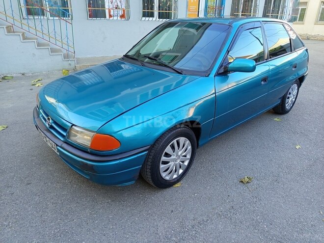 Opel Astra 1995, 228,000 km - 1.4 l - Bakı
