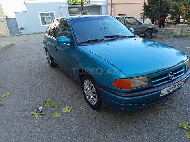 Opel Astra 1995, 228,000 km - 1.4 l - Bakı