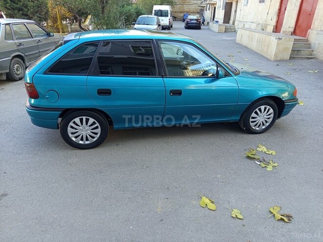 Opel Astra 1995, 228,000 km - 1.4 l - Bakı