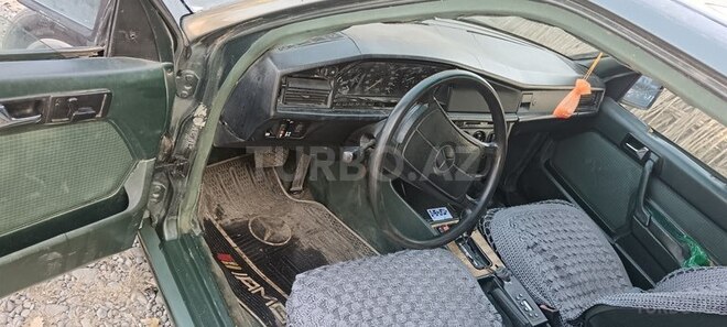 Mercedes 190 1987, 135,536 km - 2.6 l - Bərdə