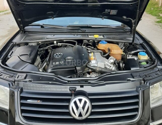 Volkswagen Passat 2003, 241,500 km - 1.8 l - Bakı