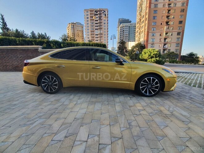 Hyundai Sonata-16