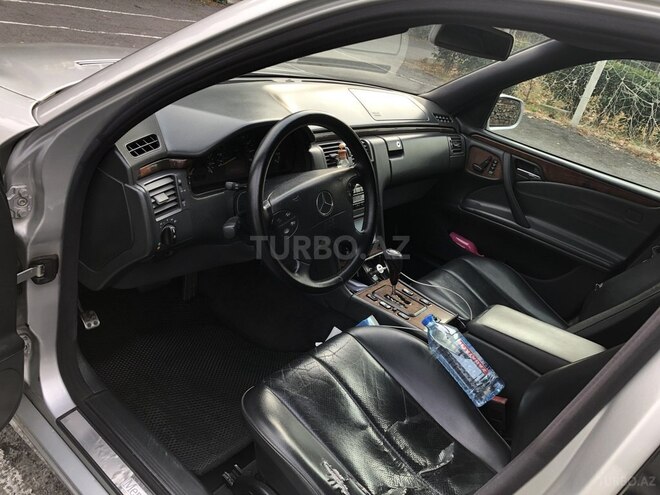Mercedes E 320 4MATIC 2001, 410,000 km - 3.2 l - Zaqatala