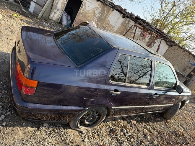 Volkswagen Vento 1995, 234,967 km - 1.4 l - Xaçmaz