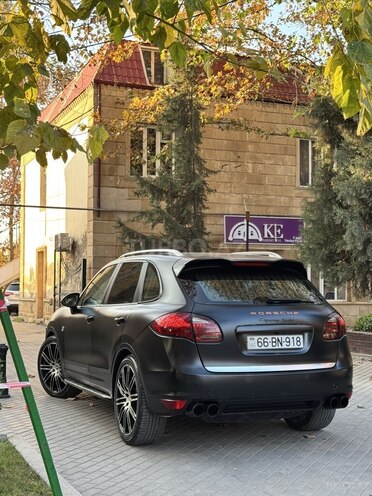 Porsche Cayenne Turbo 2011, 180,000 km - 4.8 l - Yevlax